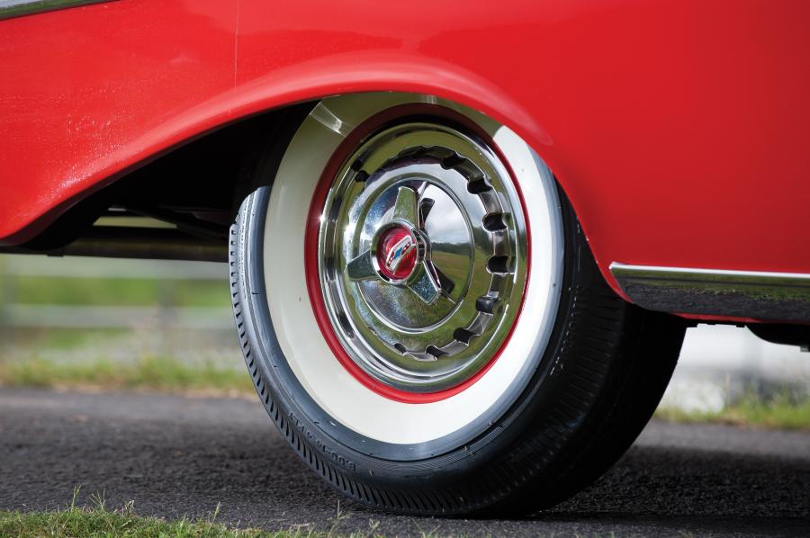  Chevrolet Bel Air Fuel Injected Convertible 1957 года  (фото 16 из 52)